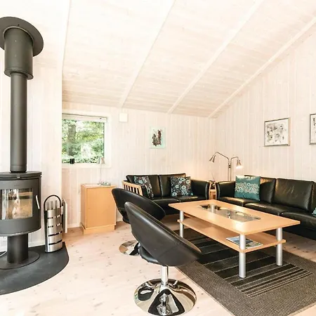 3 Bedroom Lovely In Hasle