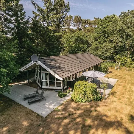 Vakantiehuis 3 Bedroom Lovely In *