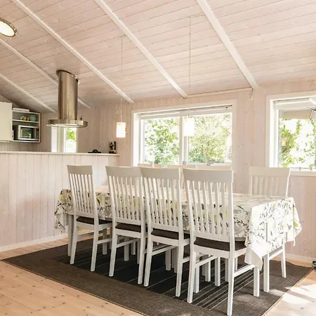 3 Bedroom Lovely In Vakantiehuis Hasle